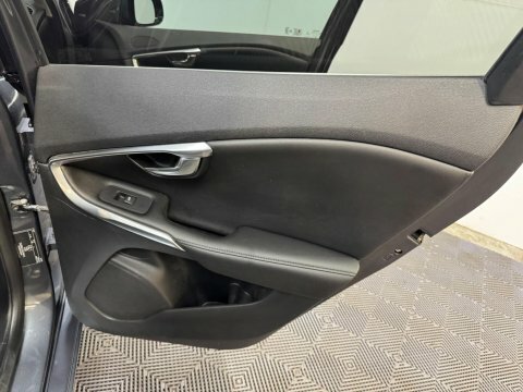 Volvo V40 2013 1.6L T2 Se Lux 118 Bhp Blue #41