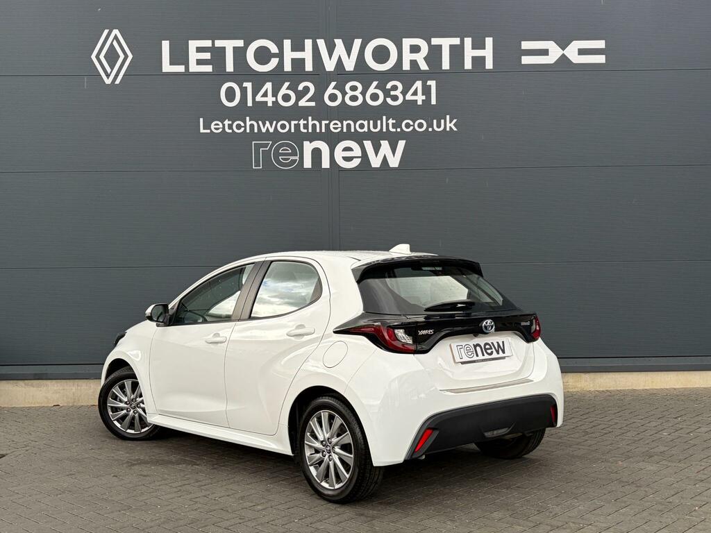 Toyota Yaris 1.5 Vvt-h Icon E-cvt Euro 6 Ss LP23NFV White #3