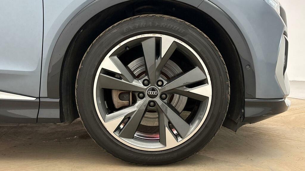 Audi Q4 E Tron 40 S Line 82Kwh Blue #4