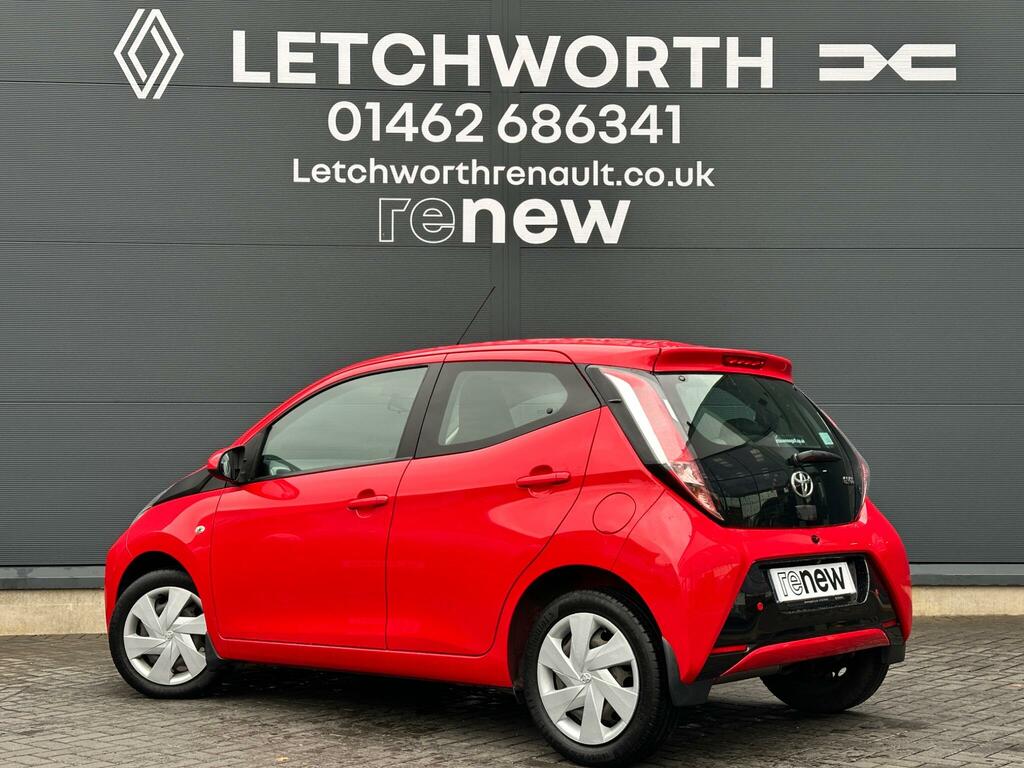 Toyota Aygo 1.0 Vvt-i X-play X-shift Euro 6 Red #3