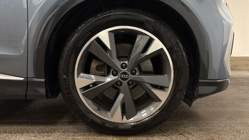 Audi Q4 E Tron 40 S Line Sportback 82Kwh Blue #5