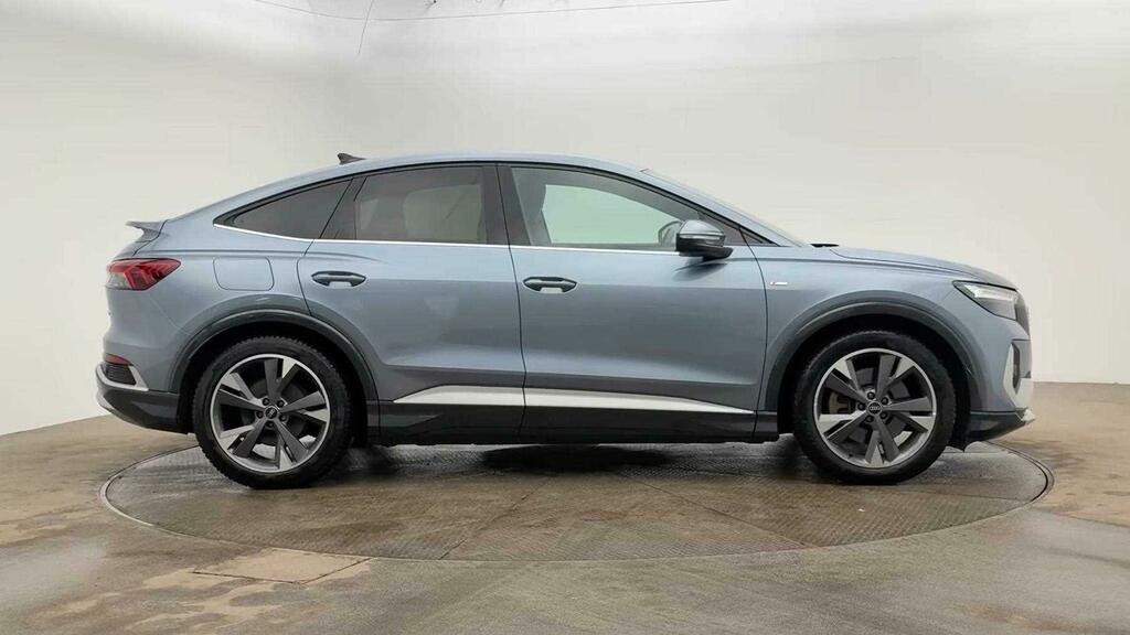 Audi Q4 E Tron 40 S Line Sportback 82Kwh Blue #4