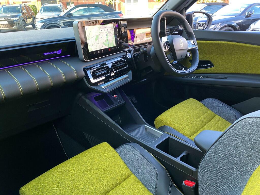 Renault 5 E-Tech Comfort Range 52Kwh Iconic Five Red #2