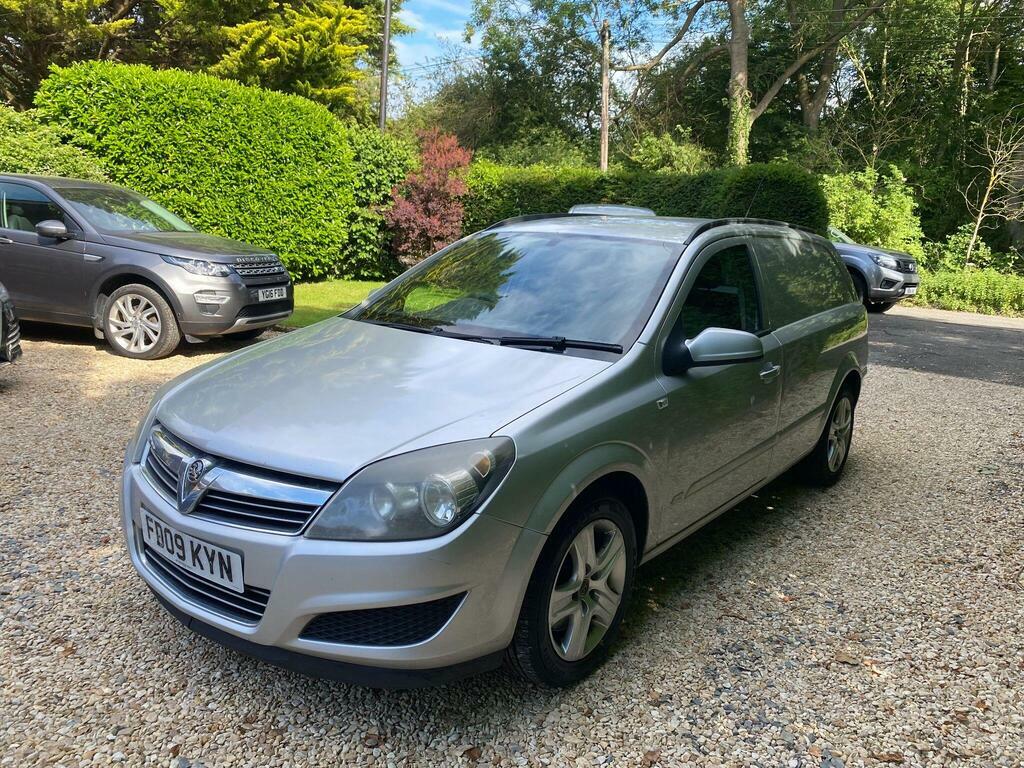 Vauxhall Astra 1.8I Design Twin Top Red #5