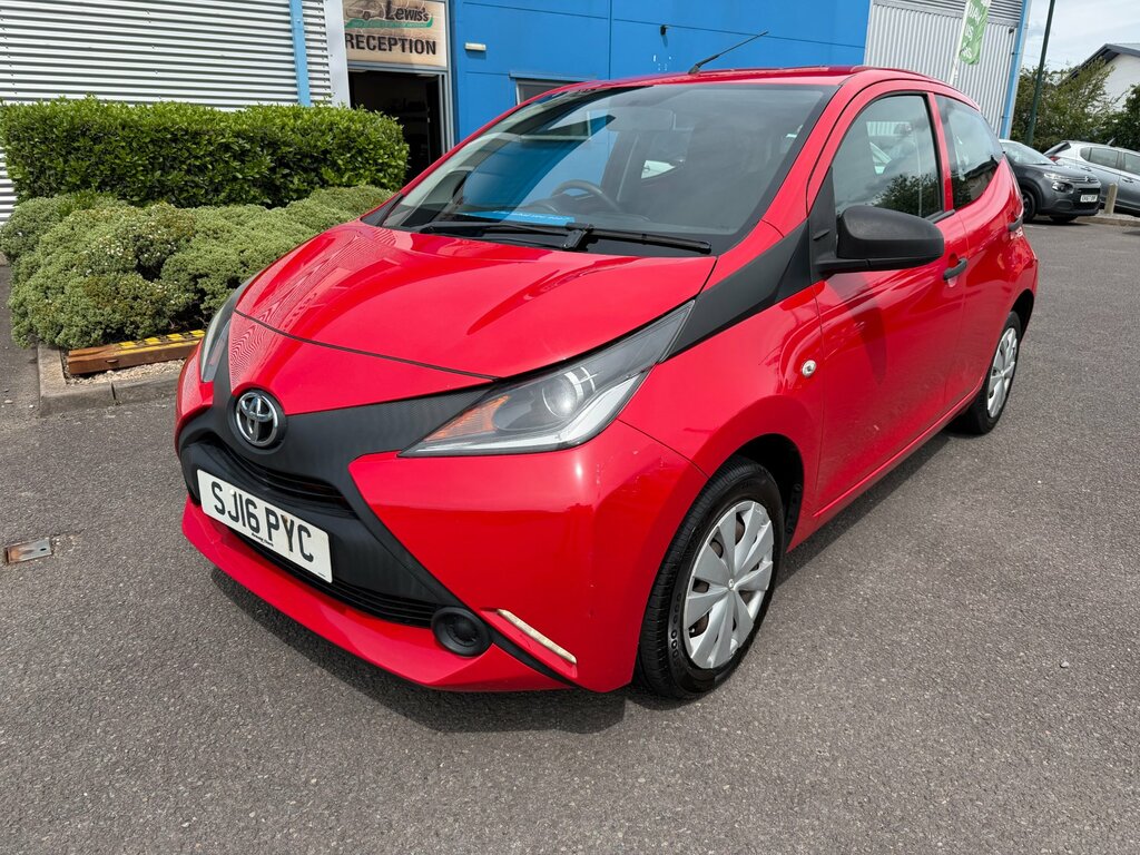 Toyota Aygo 1.0 Vvt-i X Hatchback Euro 5 Eur SJ16PYC Red