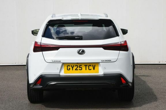 Lexus UX F Sport Design Tech GY25TCV White #4