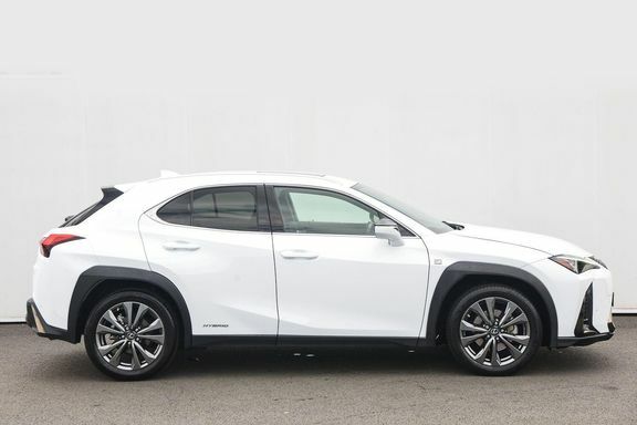Lexus UX F Sport Takumi Pack E-four GU21CFV White #5