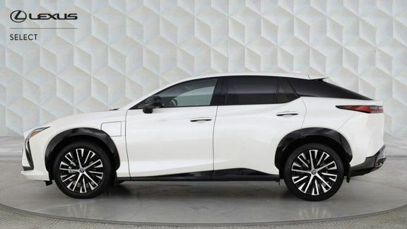 Lexus RZ 450E Takumi White #4