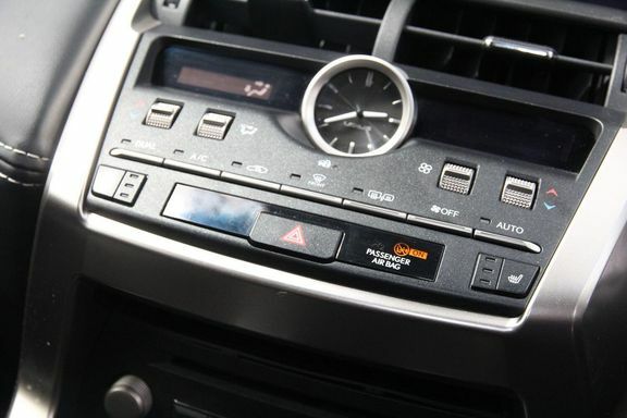 Lexus NX Premium Silver #40
