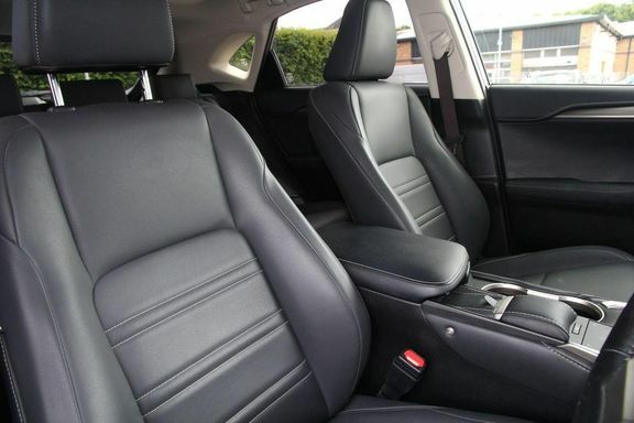 Lexus NX Premium Silver #32
