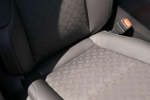 Lexus UX 300H E4 2.0 F-sport Cvt White #18