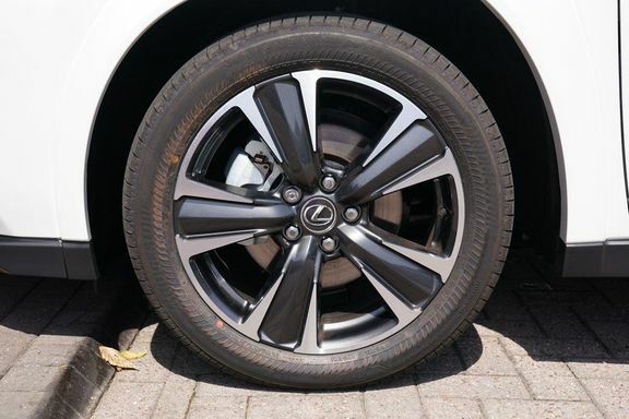 Lexus UX 300H E4 2.0 F-sport Cvt White #24