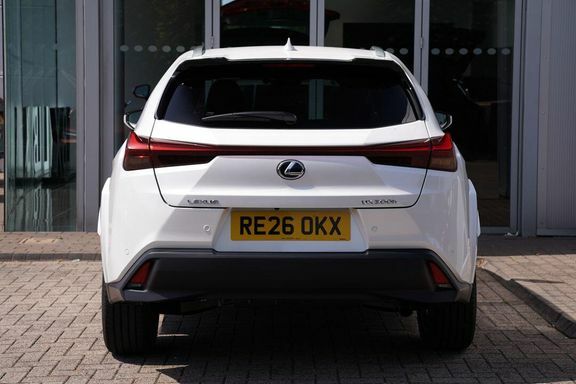 Lexus UX 300H E4 2.0 F-sport Cvt White #5