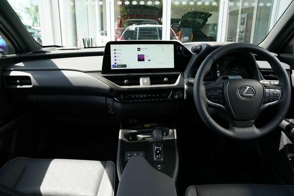 Lexus UX 300H E4 2.0 F-sport Cvt White #7