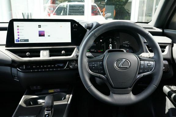 Lexus UX 300H E4 2.0 F-sport Cvt White #8