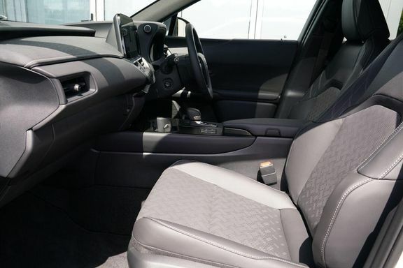 Lexus UX 300H E4 2.0 F-sport Cvt White #6