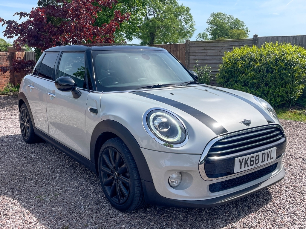 Mini Hatch 1.5 Cooper Chili Pack White