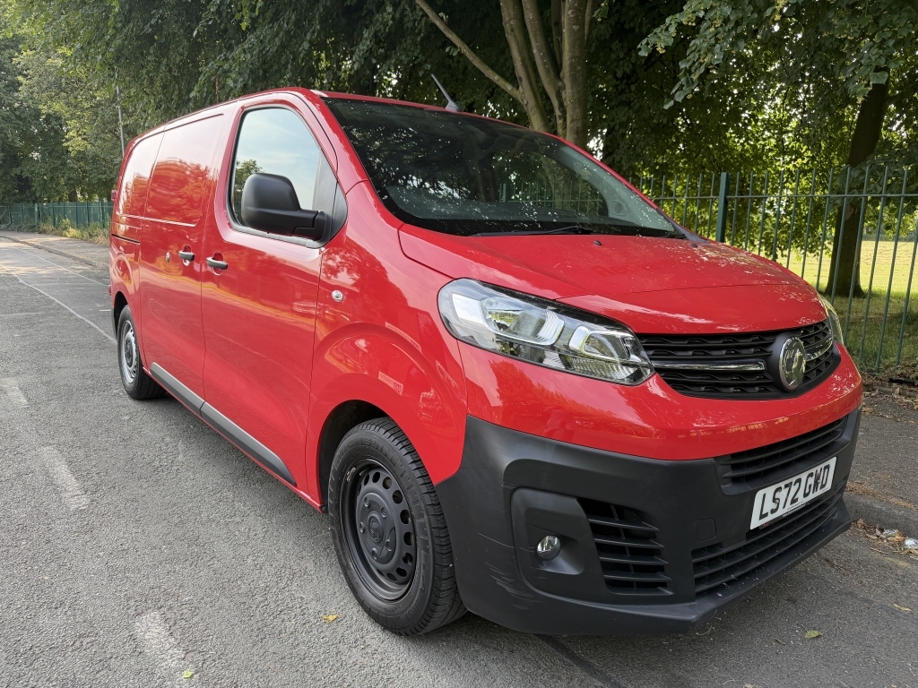 Vauxhall Vivaro 1.5 L1h1 F2700 Dynamic Ss Red