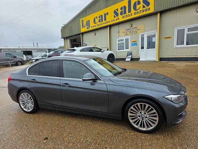 BMW 3 Series 330D Luxury Saloon Grey