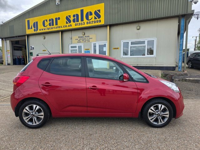 Kia Venga 3 Mpv Red
