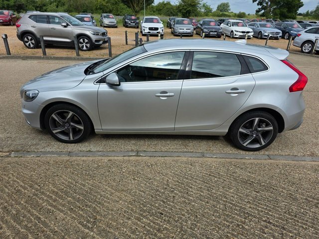 Volvo V40 D3 R-design Nav Hatchback Silver #5