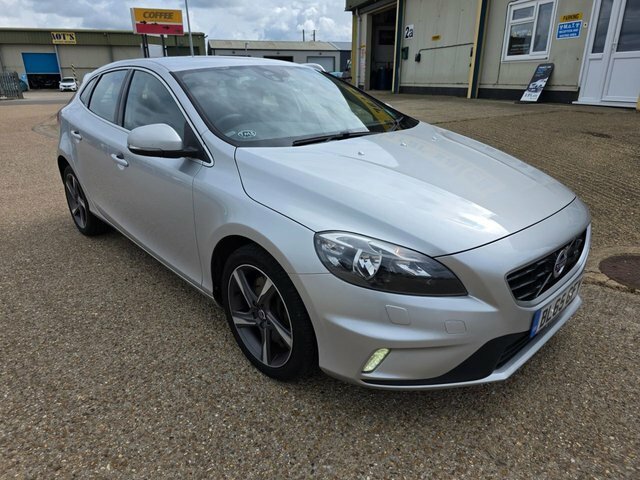Volvo V40 D3 R-design Nav Hatchback Silver #2