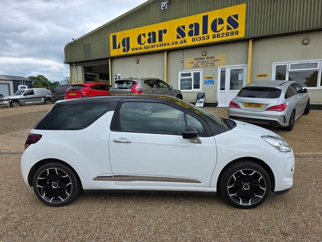 DS DS 3 Puretech Dstyle Hatchback White #2
