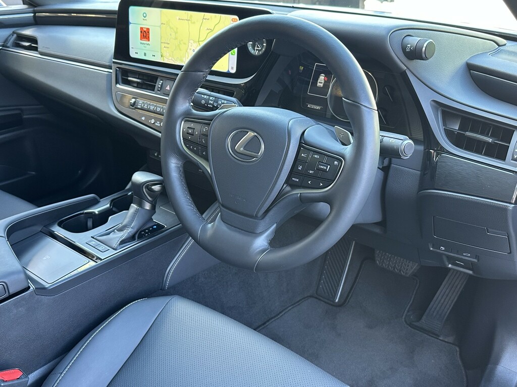 Lexus ES Saloon 2.5 300H Saloon Hybrid E-cvt Eur Silver #3