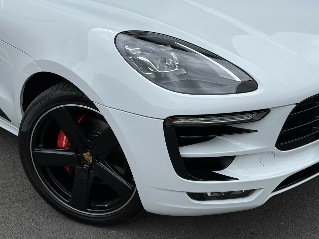 Porsche Macan 3.0 T V6 Gts White #2