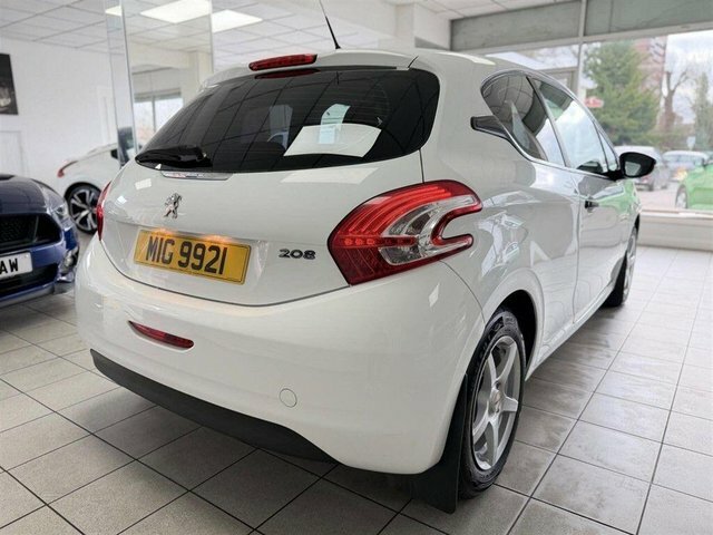 Peugeot 208 Vti Puretech Access Hatchback White #3
