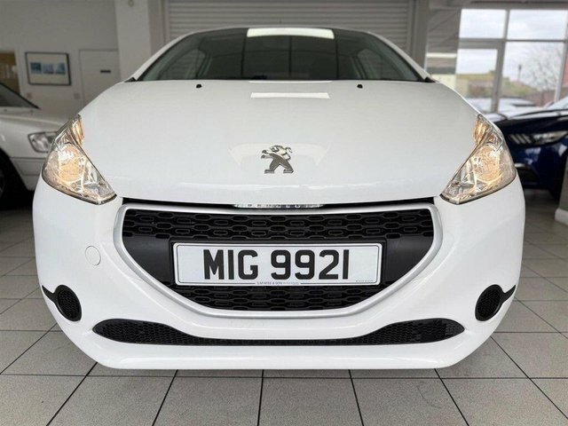 Peugeot 208 Vti Puretech Access Hatchback White #5