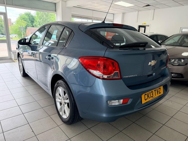 Chevrolet Cruze Lt Hatchback Blue #4