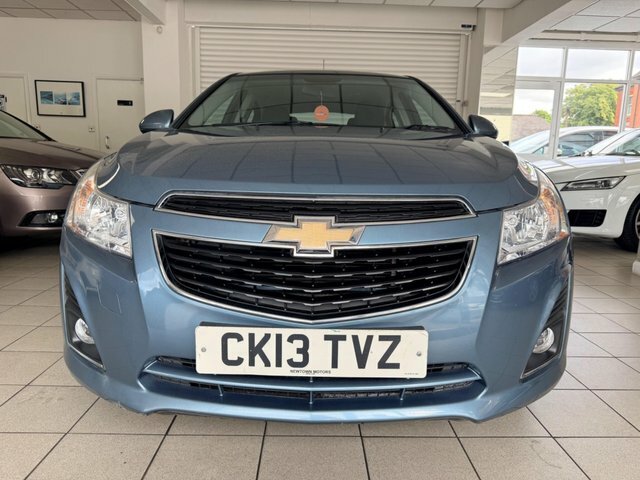 Chevrolet Cruze Lt Hatchback Blue #3