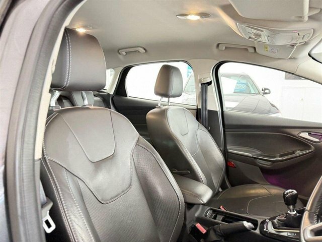 Ford Focus Ecoboost Titanium X Hatchback Grey #2