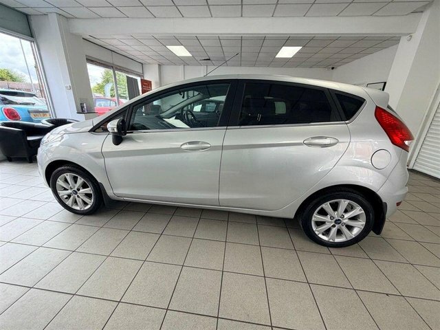 Ford Fiesta Zetec Hatchback Silver #5