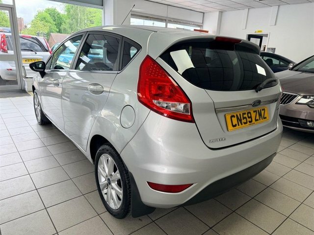 Ford Fiesta Zetec Hatchback Silver #4
