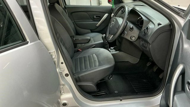 Dacia Sandero Stepway Tce Laureate Hatchback Silver #2