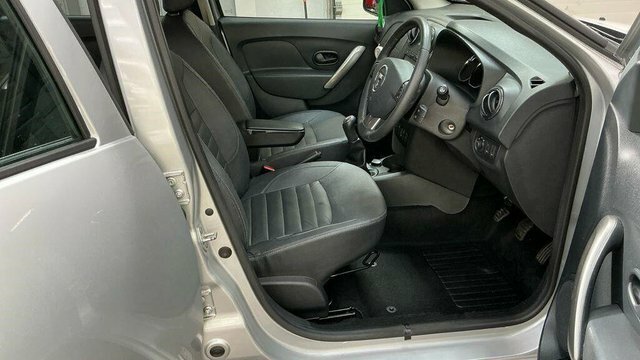 Dacia Sandero Stepway Tce Laureate Hatchback Silver #2