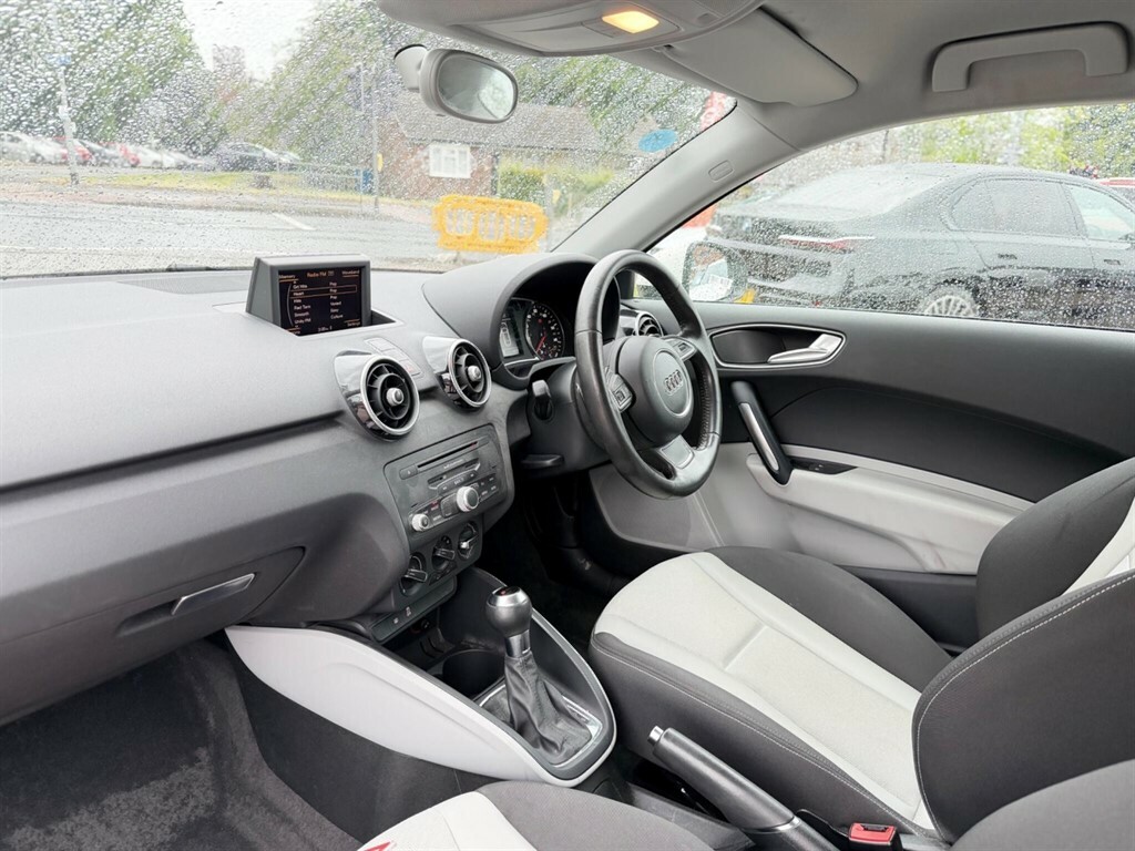 Audi A1 Hatchback 1.6 White #9