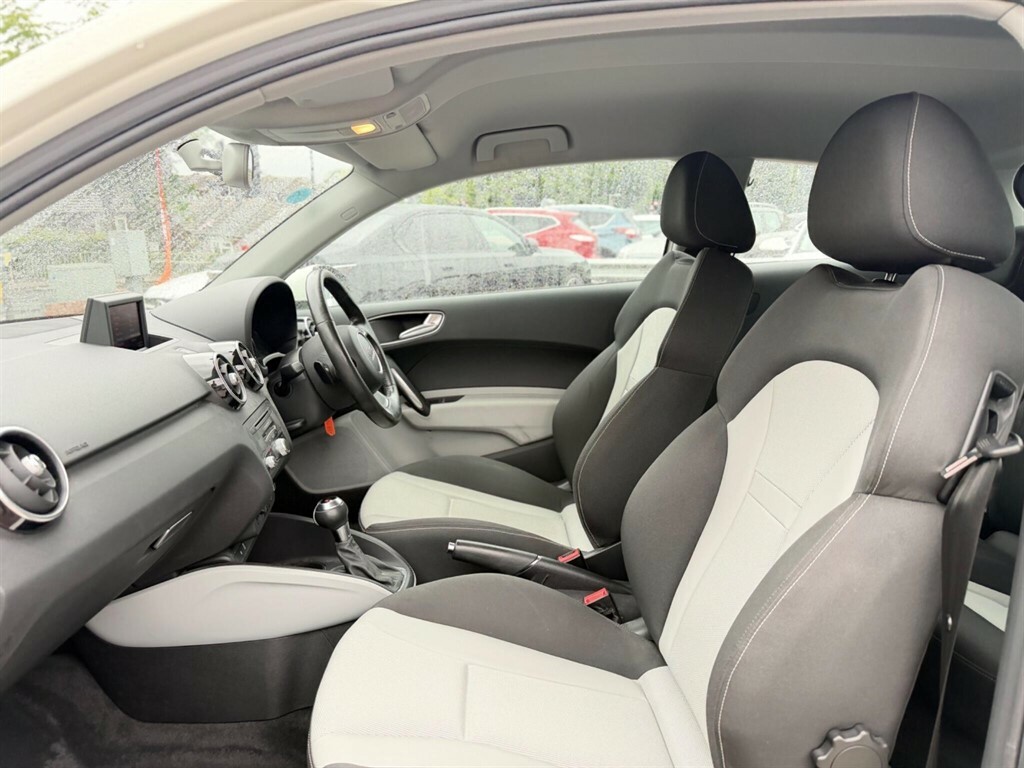 Audi A1 Hatchback 1.6 White #19
