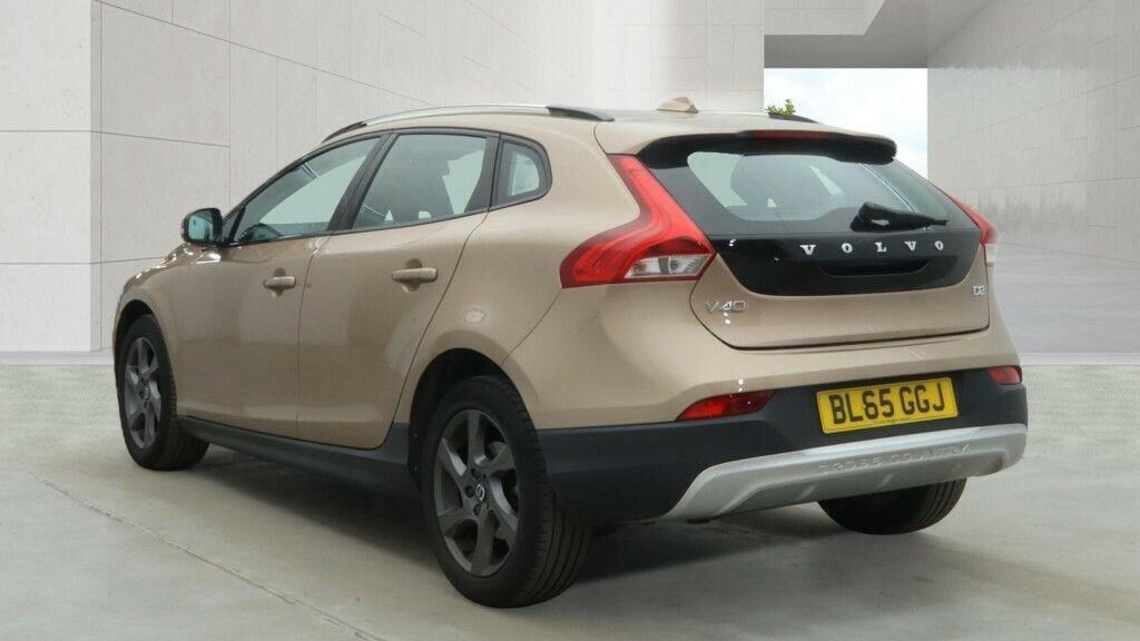 Volvo V40 Cross Country 2.0 D2 Se Nav Euro 6 Ss Brown #5