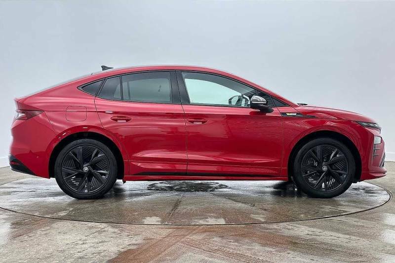 Skoda ENYAQ 250Kw Vrs 84Kwh 4X4 Red #4