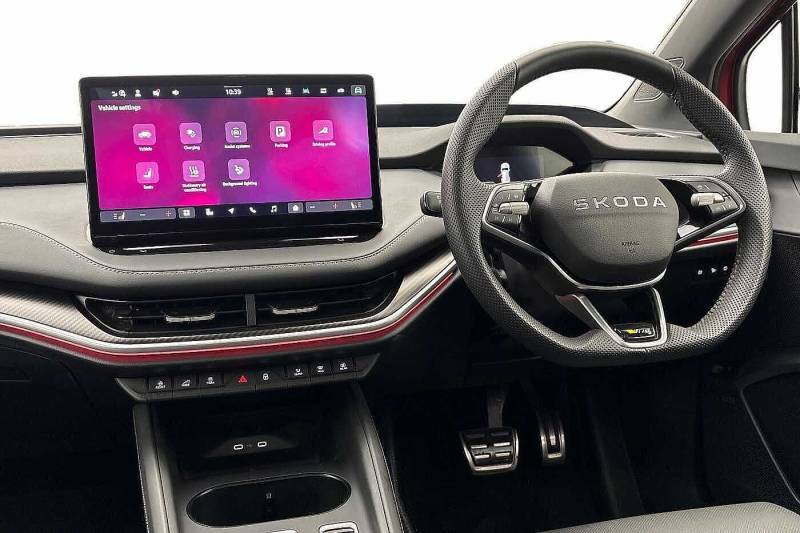 Skoda ENYAQ 250Kw Vrs 84Kwh 4X4 Red #2