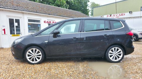 Vauxhall Zafira Design White #8
