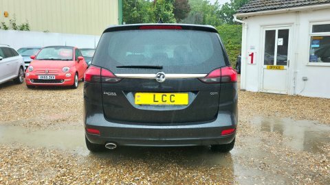 Vauxhall Zafira Design White #10