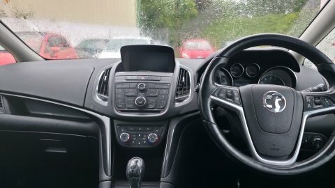 Vauxhall Zafira Design White #13
