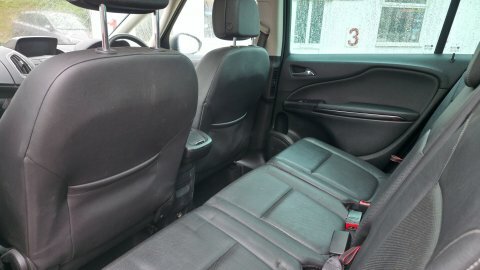 Vauxhall Zafira Design White #17