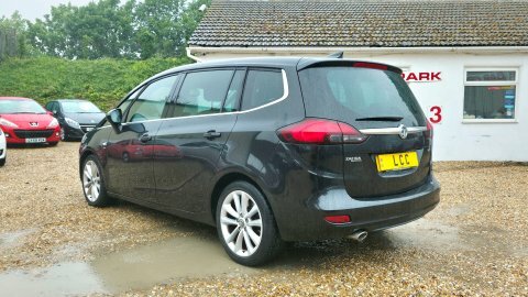 Vauxhall Zafira Design White #9