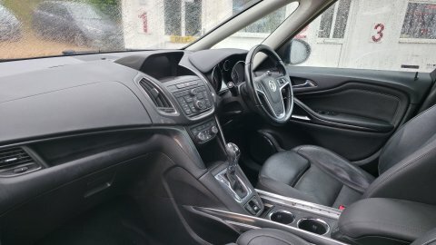 Vauxhall Zafira Design White #18