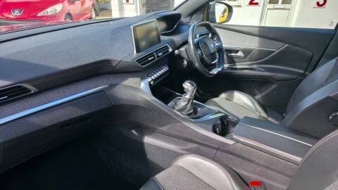 Peugeot 3008 1.5 Bluehdi S #5